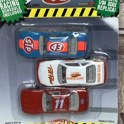 Nuevo Pit Row 1992 escala 1:64 diecast NASCAR Petty Elliott Pace paquete de 3 coches de stock Foto 1 de 4