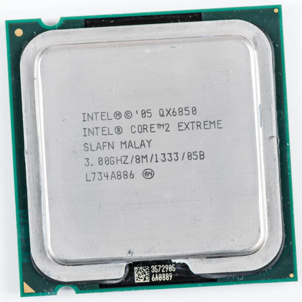 Procesador Intel Core 2 Extreme QX6850 SLAFN LGA775 3 GHz cuatro núcleos XPS 720 420 Foto 1 de 3