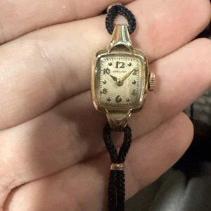 Hamilton Vintage Ladies Women's Watch 17 Jewels 750 14K Gold Filled S&W Runs!!! - Picture 1 of 6