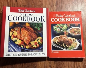 Betty Crocker's New Cookbook 3-ring binder 8th Edition  1996 & BC Golden 1990 - Imagen 1 de 13