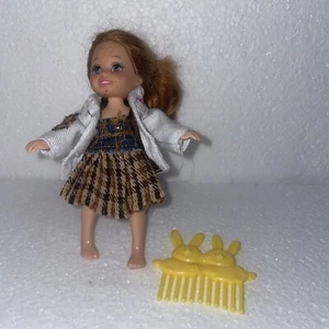 Y2K Mattel Barbie Kelly Puppe kastanienbraun blaue Augen Sommersprossen passendes Kleid Jacke Kamm - Bild 1 von 14