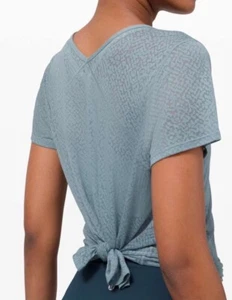 Lululemon Loop Around Tee In Blue Fog Short Sleeve Shirt Women’s 8 - Picture 1 of 10
