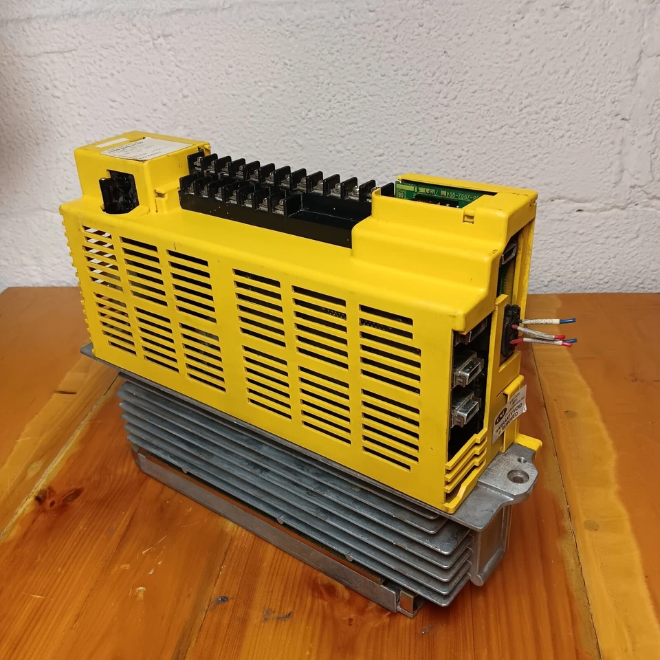 Unidad servoamplificadora Fanuc AO6B-6089-H105 entrada 200-230VAC 17 amperios Foto 1 de 4