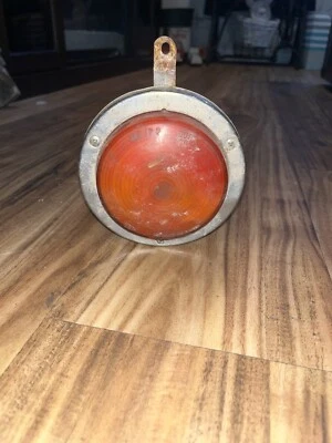 1962-1965 Datsun Fairlady 1500 âmbar luz de seta/estacionamento redonda. - Imagem 1 de 4