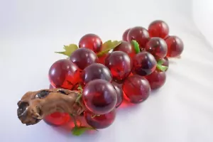 Vintage große 13" MCM Acryl Plexiglas rote Traube Cluster Obst mit Treibholzstiel - Bild 1 von 10