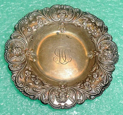 Antiguo Art Nouveau *BANDEJA DE PLATO DE MANTEQUILLA ESTERLINA *Rostros y flores de ángel con alas Foto 1 de 4