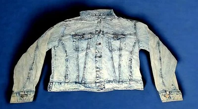 Ashley 复古小饰品女式大号酸洗复古风格牛仔裤夹克 — 第 1/4 张图片