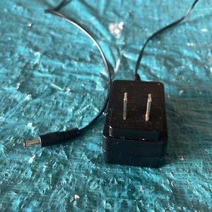 Adaptador AC DC/modelo JZB024-05025OUX/ 5v - Imagen 1 de 3
