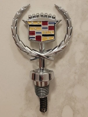 1985-1993 Cadillac DeVille Fleetwood украшение капота хром GM 25536110 - Изображение 1 из 4