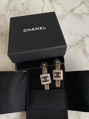 New in Box Chanel 22A Chain Hoop Earrings Ear Ring Earring Accessory Jewellery - Bild 1 von 4