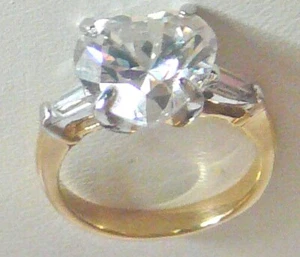 Sterling and gold plated heart ring, size 5 - Picture 1 of 5