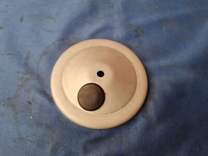 PLACA DE CUBIERTA DE TANQUE DE COMBUSTIBLE JAGUAR DAIMLER TIPO S 420 Y SOBERANO C22642 - Imagen 1 de 6