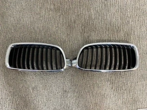 BMW 5 Series F10 F11 Front Bumper Kidney Grill Pair 18801310 - Picture 1 of 7