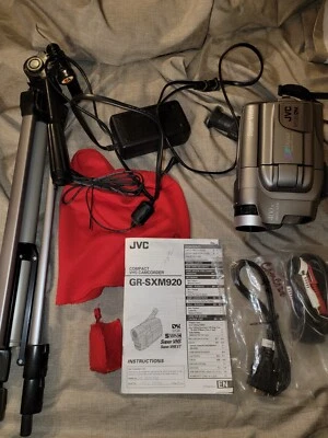 JVC GR-SXM920U Compact VCR Super VHS SVHC VHSC Camcorder No Battery  - Image 1 of 4