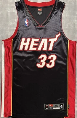 Camiseta deportiva de baloncesto de luto auténtica vintage Nike NBA Miami Heat Alonzo Foto 1 de 4