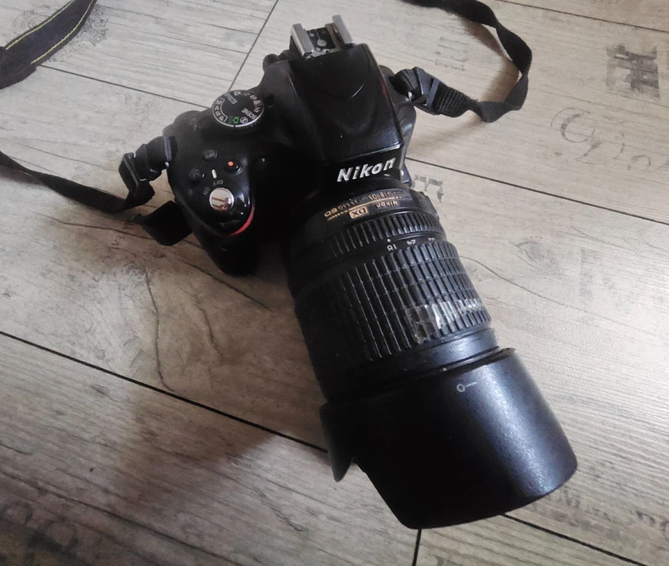 Nikon DSLR Kamera D5200 Gehäuse / Body + AF-S Nikkor 18-105mm 1:3.5-5.6G - Bild 1 von 4