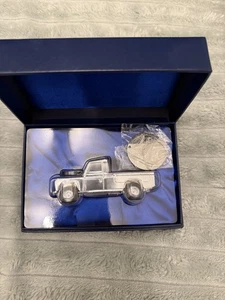 Corgi 07105 Millenium Collection 1:43 scale chrome-plated Land Rover Ltd Edn MIB - Picture 1 of 4