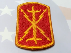 NOS US Army 17th Field Artillery Color Uniform Reg Patch 3" ME "Thunderbolt" - Picture 1 of 3