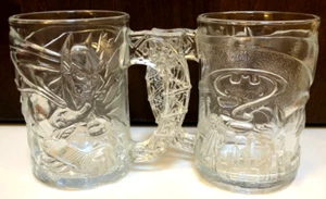 Zwei Batman Forever McDonalds Tassen Gläser Vintage geprägt Top Zustand - Bild 1 von 6