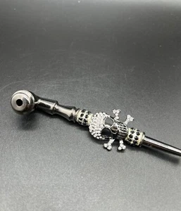 Schwarze Metallpfeife Totenkopf mit Kristallen Deckel Tabakpfeife Smoking Pipe - Bild 1 von 6