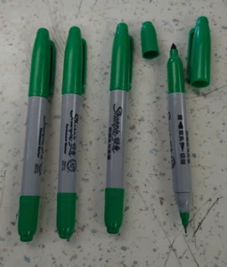 Sharpie Twin Tip Permanent Markers, Fine/Ultra Fine Point, 4 pack GREEN - Picture 1 of 1