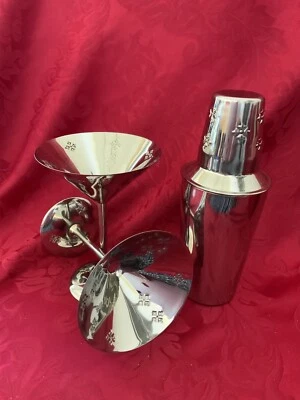 NEW FLAWLESS Stainless Steel Pair MARTINI GLASSES & COCKTAIL SHAKER Top JIGGER - Image 1 of 4