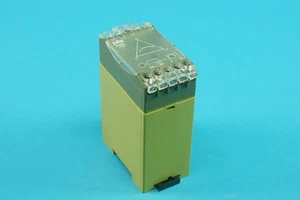 Pilz P1PN 3x380V Safety relay 486855 - Picture 1 of 4