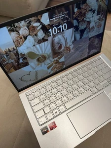 ASUS ZenBook UM433DA-A5031T 14" FHD NanoEdge AMD Ryzen 7 3700U/ 16GB RAM 1TB SSD - Bild 1 von 13