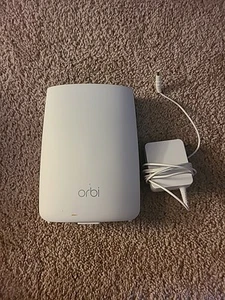 RBR50 — Orbi AC3000 Tri-band WiFi Router - Picture 1 of 3