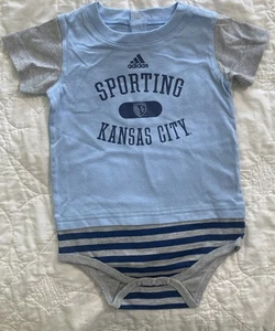 Mameluco Body Adidas MLS Deportivo Kansas City Infantil Niño Pequeño, 24 Meses - Imagen 1 de 2