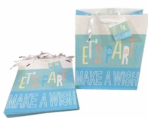 12 bolsas de regalo Let’s Party Make A Wish nuevas 13”x5”x10,5” - Imagen 1 de 1