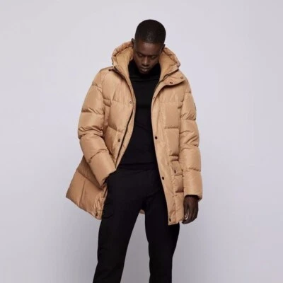 CHAQUETA PARKA HUGO BOSS CON ACABADO IMPERMEABLE BEIGE Foto 1 de 4