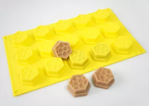 15 cell YELLOW Honey comb Bees Wax Beeswax Chocolate SILICONE CAKE MOULD Pan - Picture 1 of 2