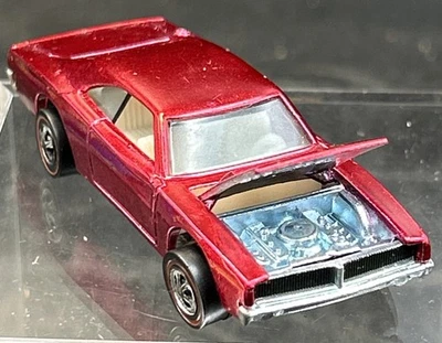 Coche de juguete diecast Dodge Charger vintage 1968 Hot Wheels Redline rojo personalizado Foto 1 de 4