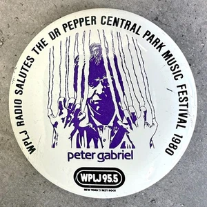 Pin promocional concierto Peter Gabriel 1980 vintage NY Central Park botón insignia WPLJ - Imagen 1 de 2