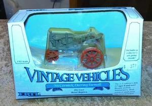 1/43 1987 ertl McCormick-deering farmall tractor in the not perfect box new - Picture 1 of 6