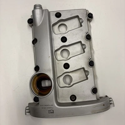 Audi A4 Cabriolet 2005 cubierta de válvula izquierda 3,0 06C103471 F lado del conductor Foto 1 de 4