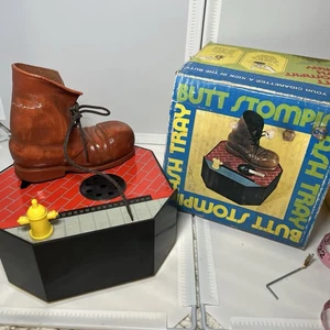 Vintage Butt Stompin' Ash Tray Poynter c.1977 Cowboystiefel Neuheit. Not Working - Bild 1 von 7