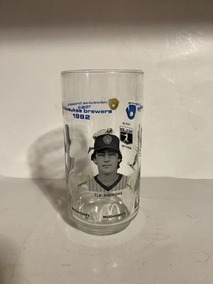 Vintage 1982 Milwaukee Brewers McDonald's Glass YOUNT FINGERS SIMMONS - Image 1 of 4