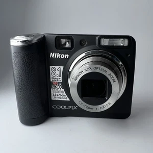 Nikon COOLPIX P50 Digital Camera Black 8.1MP 3.6x Zoom AA - Picture 1 of 6