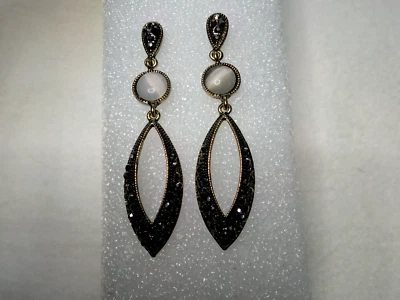 Impresionante Pendiente Perforado Colgante Piedra Luna y Marcasita Foto 1 de 4