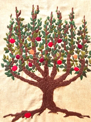 Tapiz de árbol frutal bordado crewel vintage años 70 acabado paragon aguja Foto 1 de 4