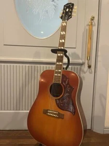 Acoustic Guitar Epiphone Masterbuilt by Gibson Hummingbird Sunburst 20102304104 - Zdjęcie 1 z 18