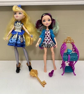 Ever After High Madeline Hatter Getting Fairest & Blondie Locks w / Accesorios - Imagen 1 de 11