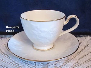 Noritake HALLS OF IVY Ivory China Footed Cup Saucer Gold Trim Japan 7341 Mint - Picture 1 of 1