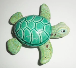 VINTAGE SIGNED HAWAII ART POTTERY TURTLE FIGURINE TRINKET BOX CUTE DESIGN - Imagen 1 de 5