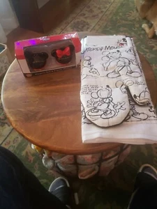 Disney 3 Pcs -2 Hand Towels and Lg.Glove Mitt- All Cotton - Ceramic Salt&pepper  - Picture 1 of 6