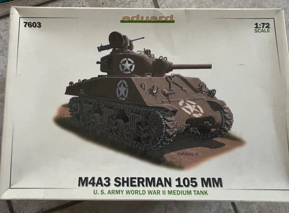 EDUARD 7603 1/72 SHERMAN M-4A3 (105mm) W SHERMAN MEDIUM TANK rarita’ - Immagine 1 di 1