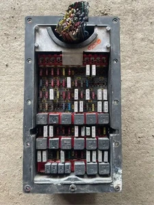 2006 Kenworth T800 Power Distribution Box / Fuse Box P/N: P10-1000 - Picture 1 of 10