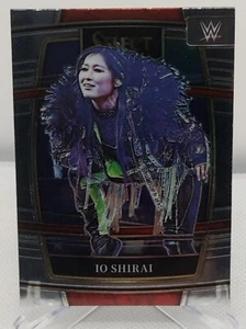 Io Shirai 2022 Panini Select WWE Concourse Level Debüt Edition - Bild 1 von 2
